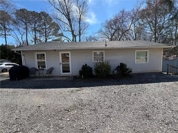 201 Forest ST, Stoneville, NC 27048-8498