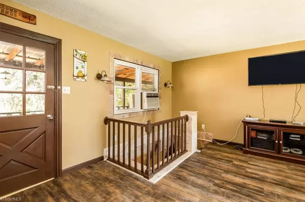 Sophia, NC 27350,2761 Apache TRL