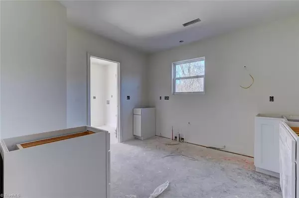 Greensboro, NC 27405,2700 October LN