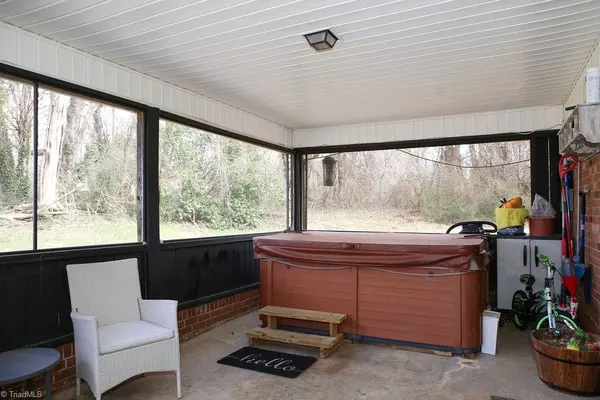 Lexington, NC 27295,487 Garland DR