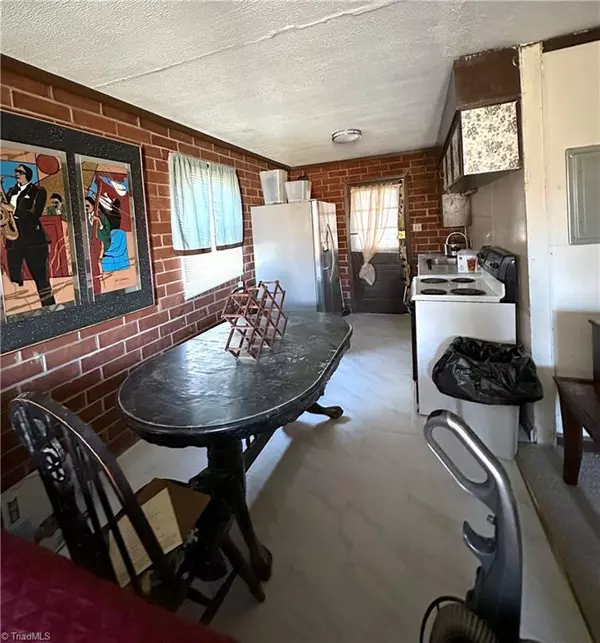 Thomasville, NC 27360,13/ 15 Hunter ST