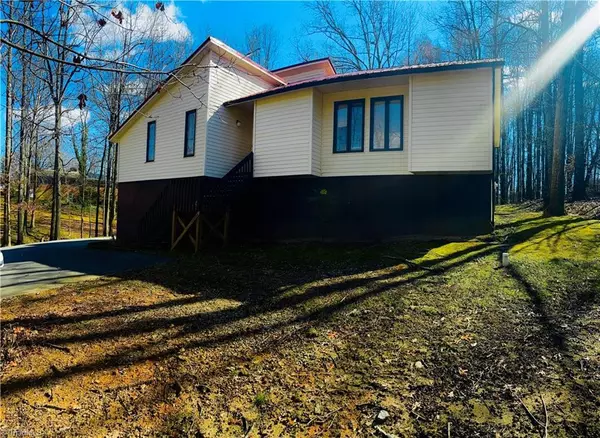 514 Southridge RD,  Jamestown,  NC 27282