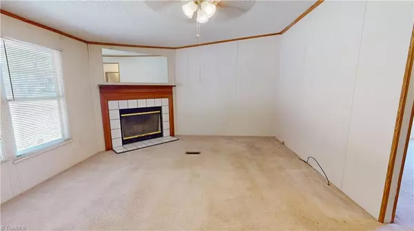 King, NC 27021,112 Pebblestone CT