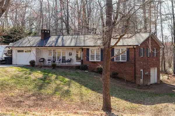 North Wilkesboro, NC 28659,336 Robinhood RD