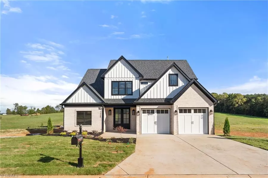 1348 Maple Chase LN, Winston-salem, NC 27106