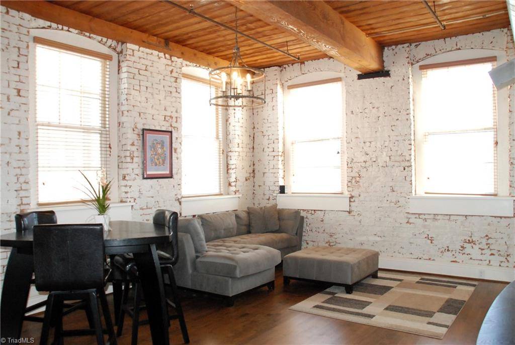 836 Oak ST, Winston-salem, NC 27101
