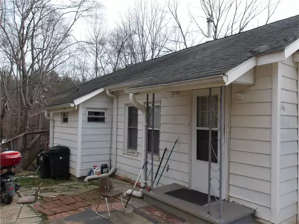 Wilkesboro, NC 28697,229 Lincoln Heights RD