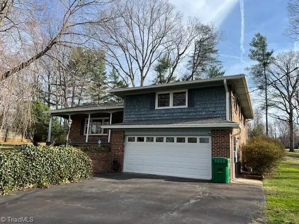 106 Oakdale CIR, King, NC 27021