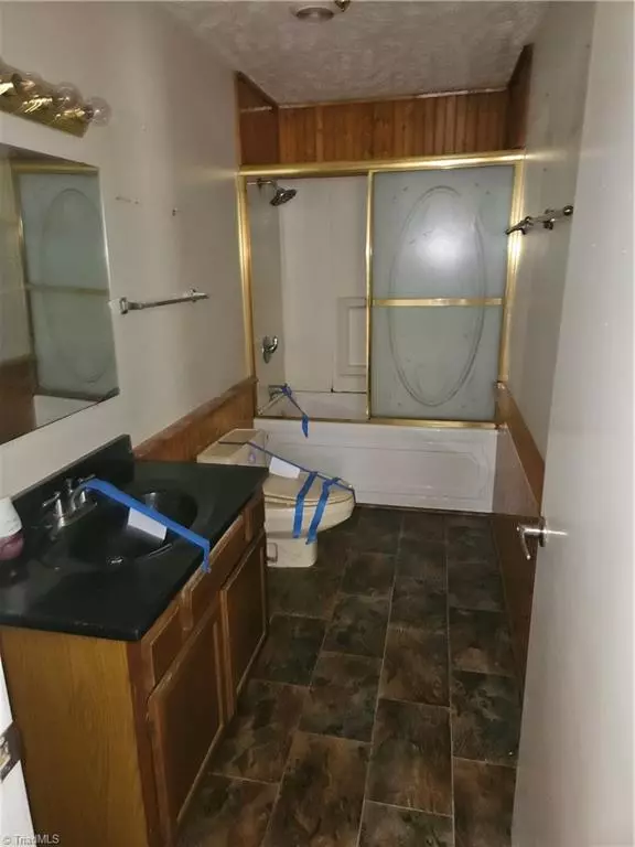 King, NC 27021,115 Carolina DR