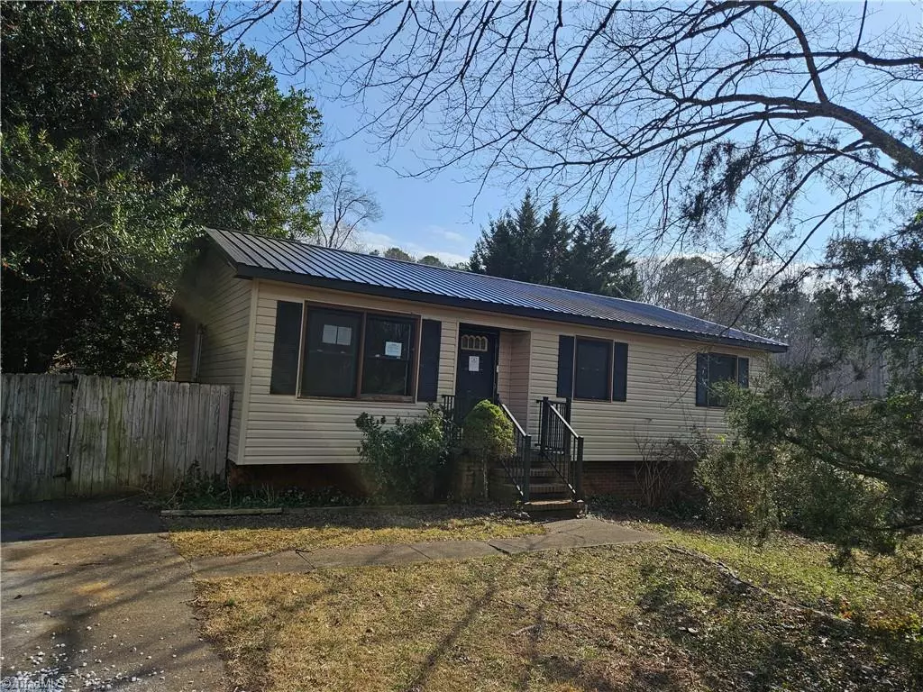 King, NC 27021,115 Carolina DR