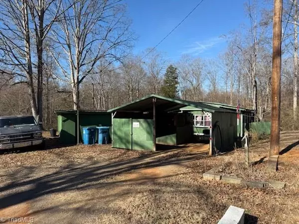 Mocksville, NC 27028,162 Oak Tree DR