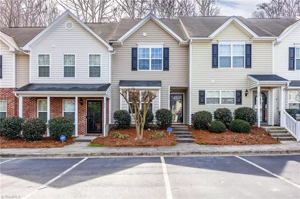 52 Ledgerstone LN,  Greensboro,  NC 27407