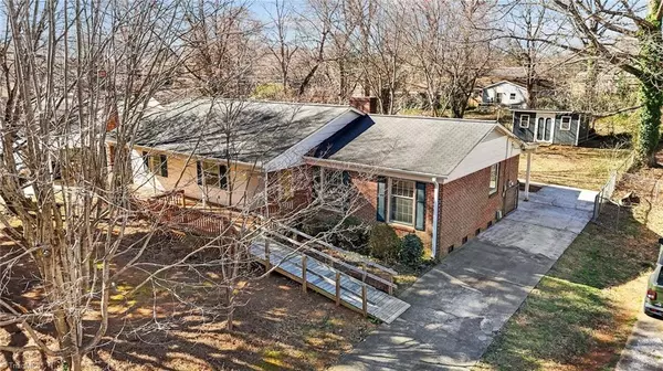Burlington, NC 27217,639 Woodhaven DR