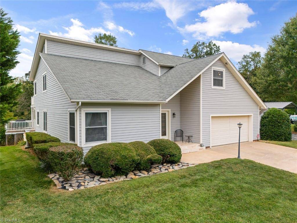 Belews Creek, NC 27009,9068 Leisure Point LN