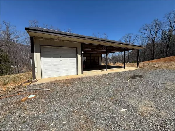 2558 Ymca Camp RD, King, NC 27021