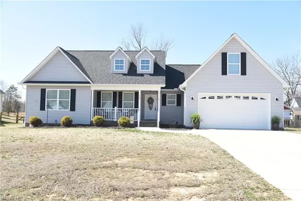 10 Roselynn LN, Thomasville, NC 27360