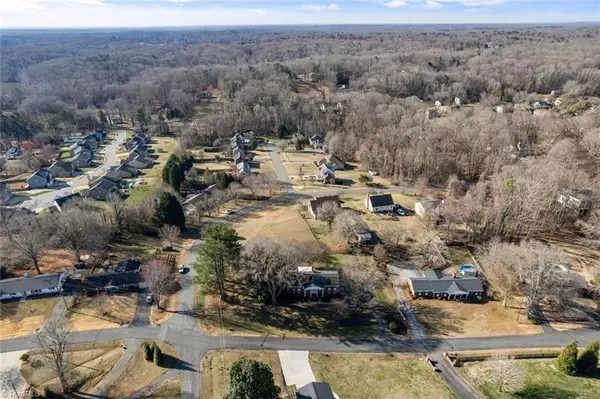 Pfafftown, NC 27040,5572 Folkstone RD