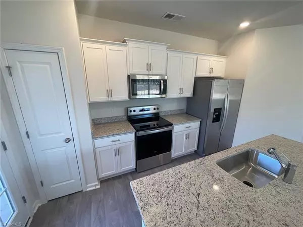 Kernersville, NC 27284,1311 Amberview LN