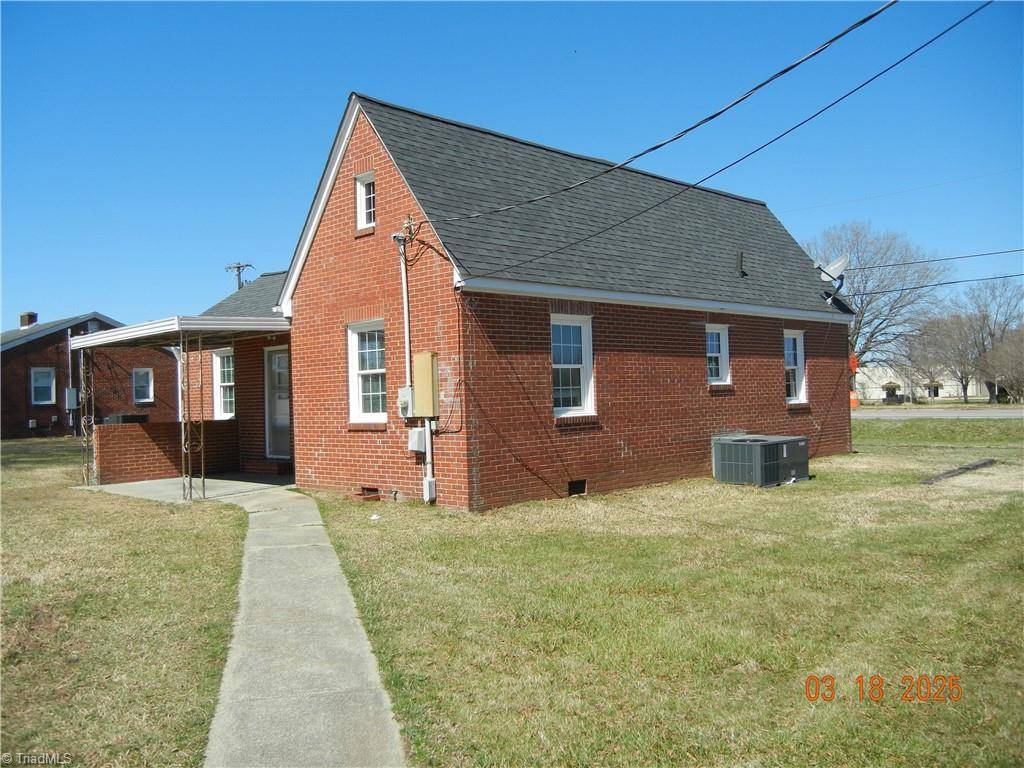 Eden, NC 27288,148 E Meadow RD