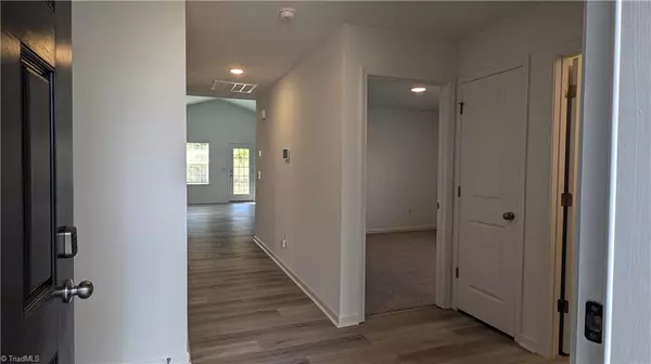 Lexington, NC 27295,201 Waylon CT