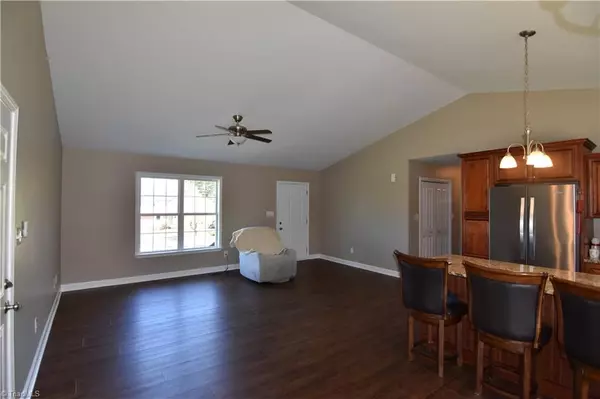 Thomasville, NC 27360,529 Evergreen TRL