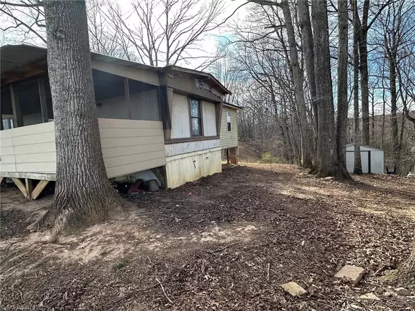 Mount Airy, NC 27030,307 Coco LN