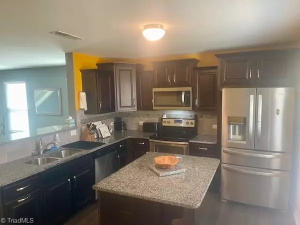 Rural Hall, NC 27045,1037 Bitting Hall CIR