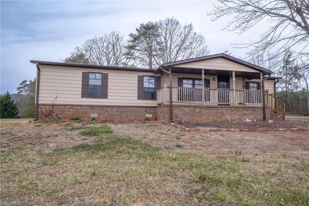 King, NC 27021,1337 Gentry Farm RD