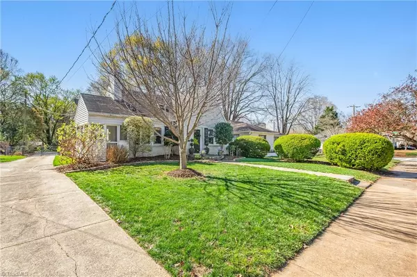 Winston-salem, NC 27103,1059 S Hawthorne RD