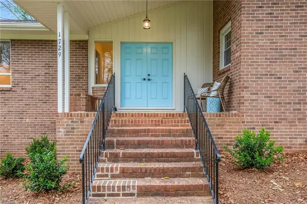 Pfafftown, NC 27040,1729 Turfwood DR