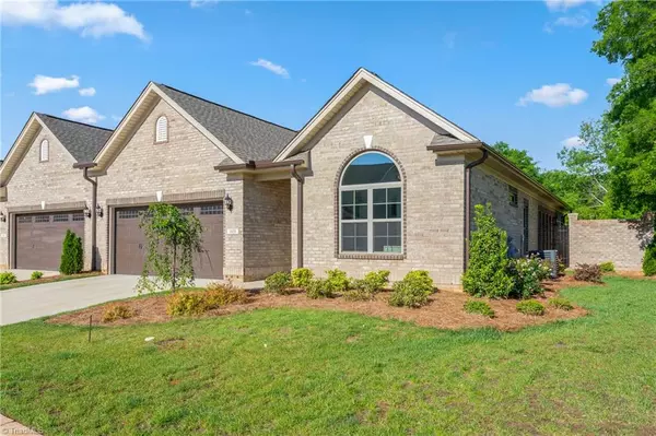 Mebane, NC 27302,1053 Beechcraft DR #124