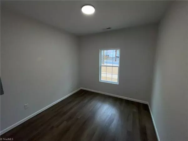 Winston-salem, NC 27105,1110 Thurmond ST