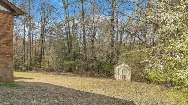 Wilkesboro, NC 28697,233 Azalea LN