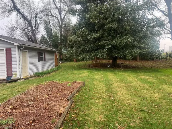 Greensboro, NC 27407,3833 Green Point DR