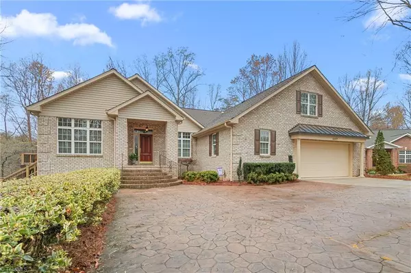 6207 Windcrest DR, Summerfield, NC 27358