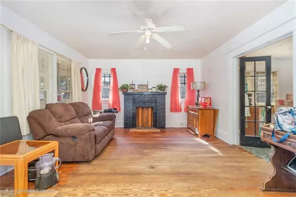 Thomasville, NC 27360,208 Warner ST
