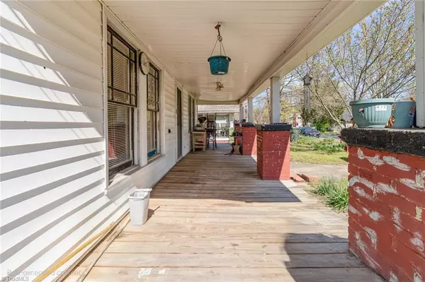 Thomasville, NC 27360,208 Warner ST