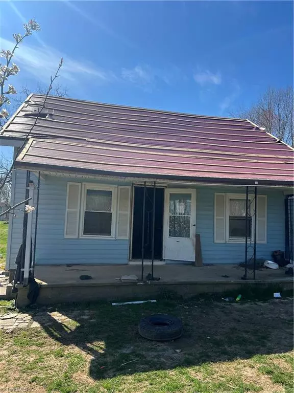 Hays, NC 28635,1049 Shumate Mountain RD