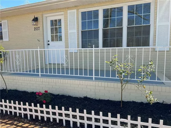 Mocksville, NC 27028,207 Lakewood DR