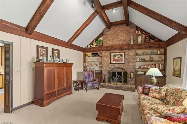 High Point, NC 27265,2006 La Dora DR