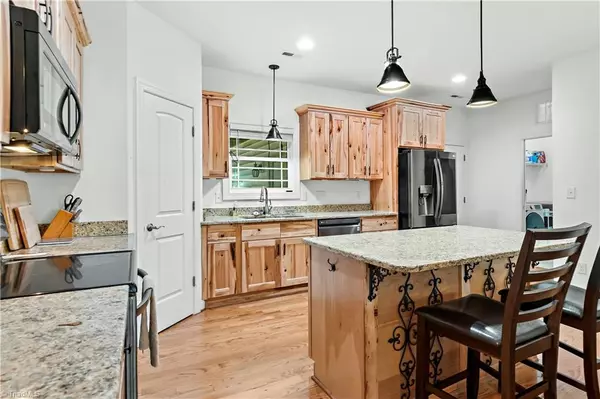 Pilot Mountain, NC 27041,1153 Curtis LN