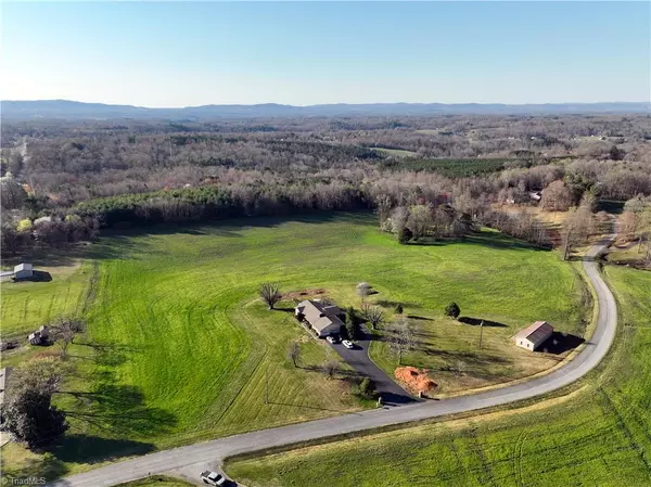 Elkin, NC 28621,002 Edwards Blackburn RD