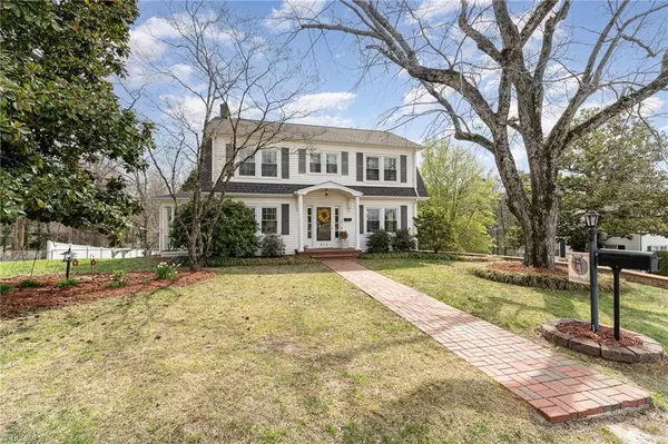 Mount Airy, NC 27030,512 Country Club RD