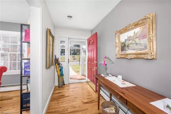 Winston-salem, NC 27103,1543 Ireton LN