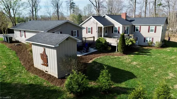 Elkin, NC 28621,122 Arnold AVE