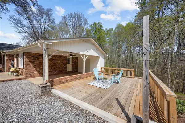 Madison, NC 27025,219 Longview RD