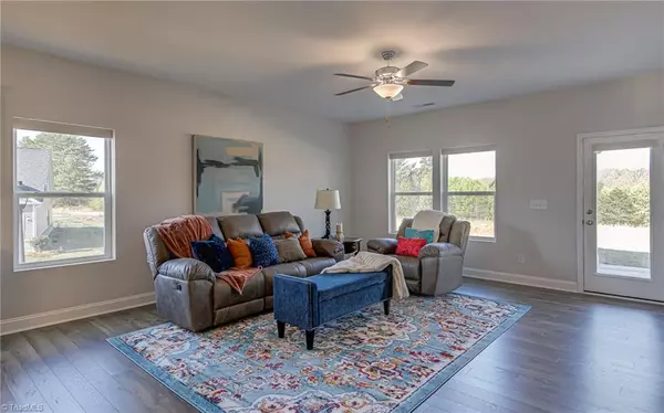 Kernersville, NC 27284,1409 Hunting Hawk LN