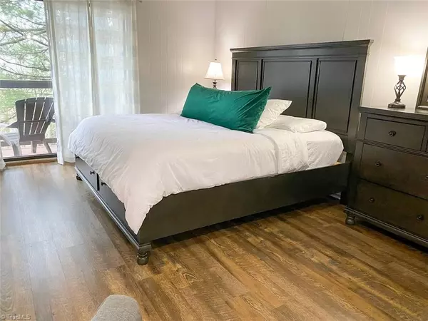 Beech Mountain, NC 28604,103 Mid Holiday LN