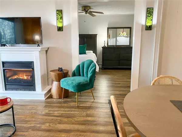 Beech Mountain, NC 28604,103 Mid Holiday LN