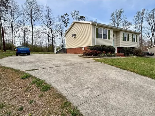 Mount Airy, NC 27030,147 Scarlet LN